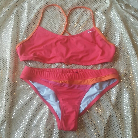 Nike swimsuit - Picture 3 of 8